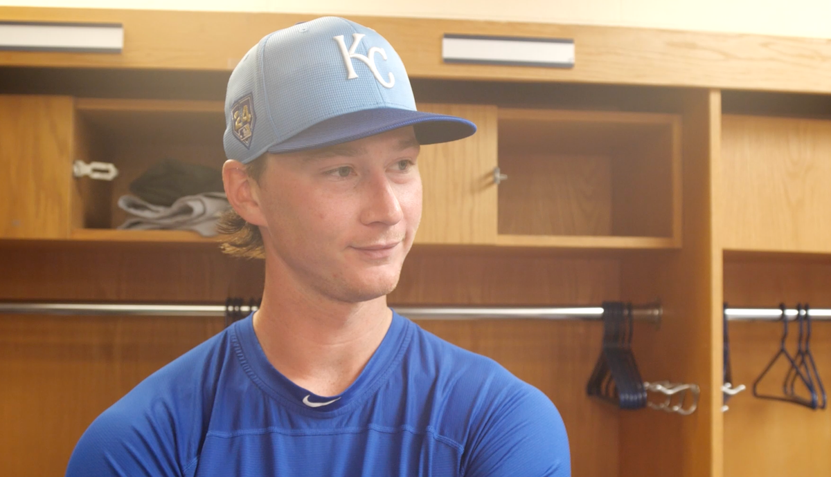 Splash Hits: Singer throws a sweeper