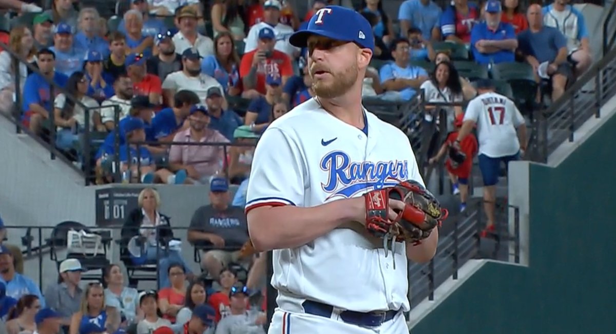 Royals reuinte with a reliever