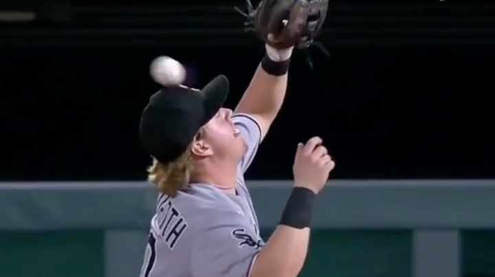 Thank you! Royals accept gift from White Sox