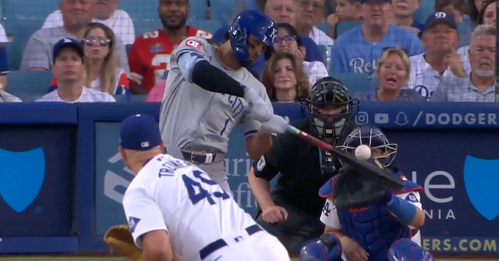 Royals live and survive in LA