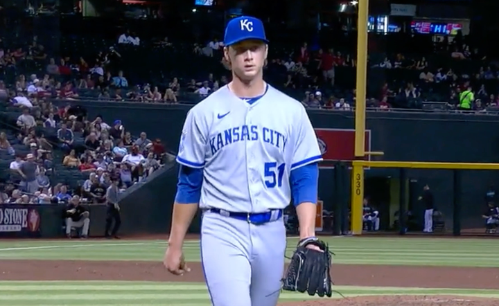 Three Up, Three Down: Singer shoves the Royals to victory