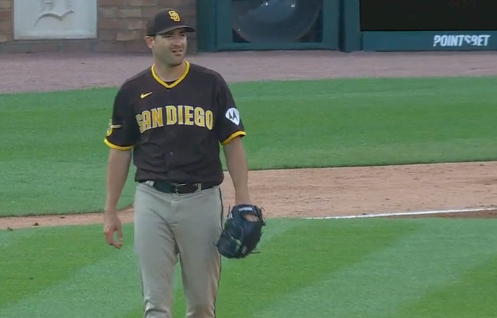 Royals raid the free agent pitching market